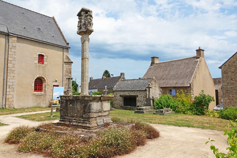 La Croix Classee et L'Ossuaire © H-Carlier
